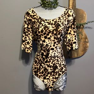 NWOT Cheetah 3/4 sleeve bodysuit snap closure full coverage bottom 18/20 W